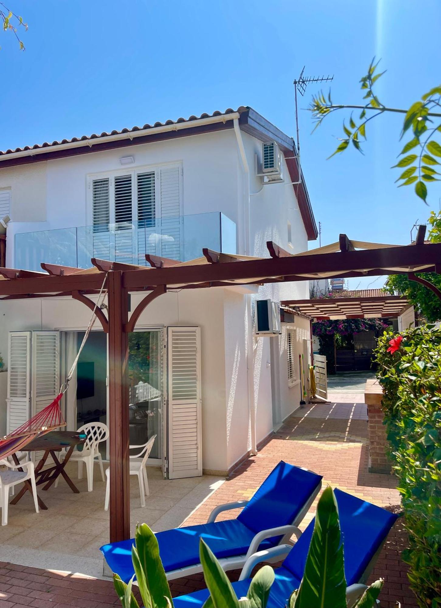 Ferienhaus The Mediterranean Sea At Your Doorstep!! Meneou